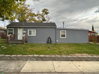 845 Manzanita Street, Central Point, OR 97502