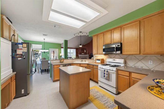 9603 Summer Breeze Drive, Pearland, TX 77584