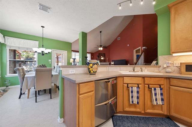 9603 Summer Breeze Drive, Pearland, TX 77584