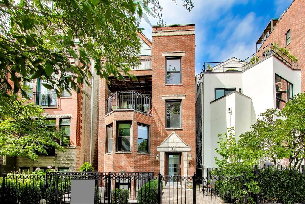 2032 N BURLING Street 3, Chicago, IL 60614