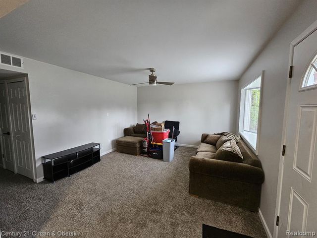 25643 Carlysle Street, Dearborn Heights, MI 48125