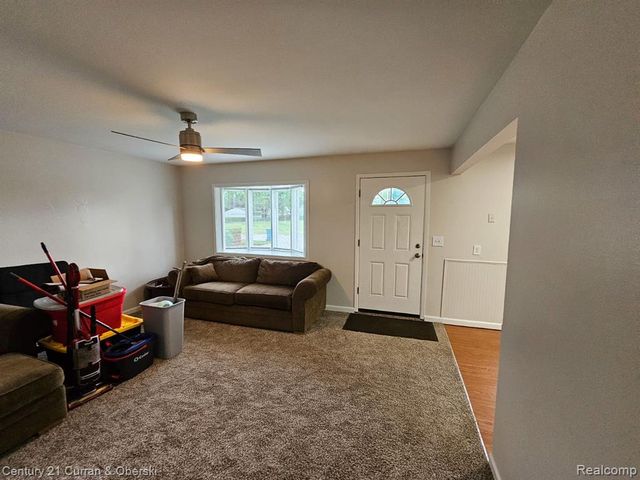 25643 Carlysle Street, Dearborn Heights, MI 48125