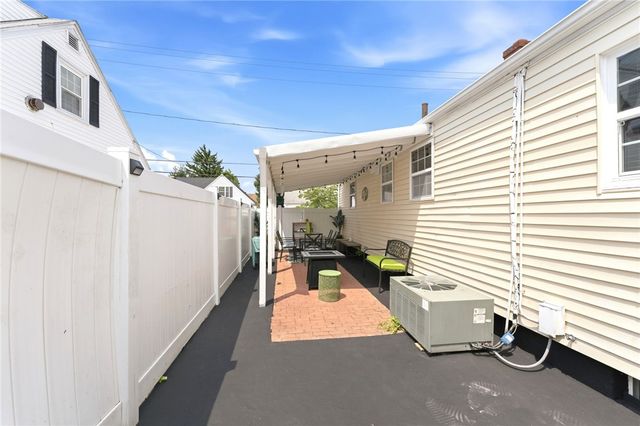 11 Gilmore Street, Pawtucket, RI 02861