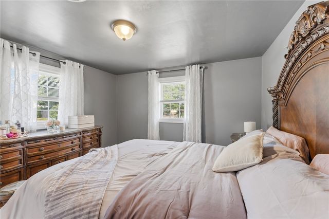 11 Gilmore Street, Pawtucket, RI 02861