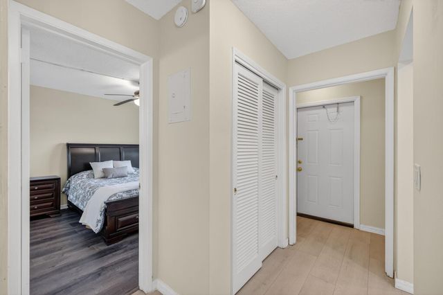 2050 NE 39th Street S210, Lighthouse Point, FL 33064