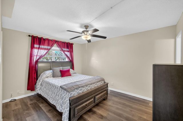 2050 NE 39th Street S210, Lighthouse Point, FL 33064