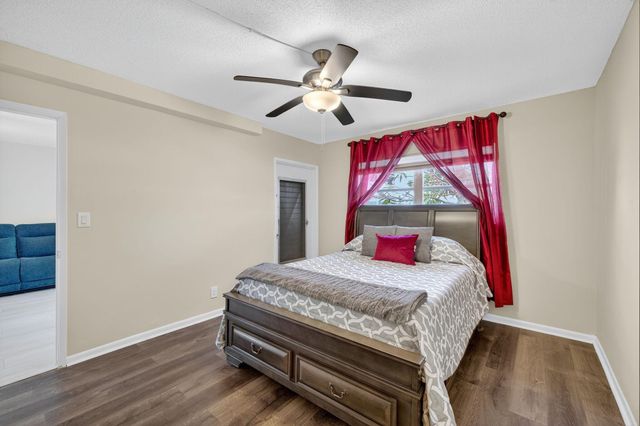 2050 NE 39th Street S210, Lighthouse Point, FL 33064