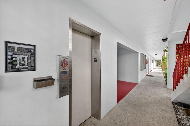 2050 NE 39th Street S210, Lighthouse Point, FL 33064