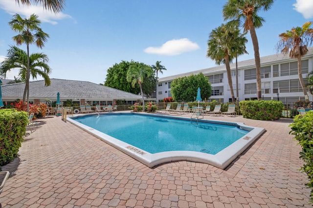 2050 NE 39th Street S210, Lighthouse Point, FL 33064