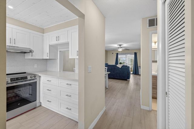 2050 NE 39th Street S210, Lighthouse Point, FL 33064