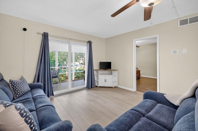 2050 NE 39th Street S210, Lighthouse Point, FL 33064