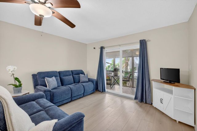 2050 NE 39th Street S210, Lighthouse Point, FL 33064