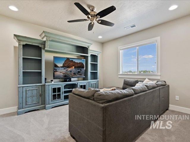 1683 Loch Ness, Middleton, ID 83644