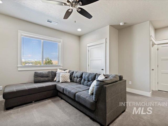 1683 Loch Ness, Middleton, ID 83644