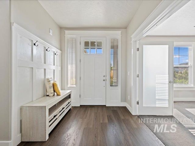 1683 Loch Ness, Middleton, ID 83644