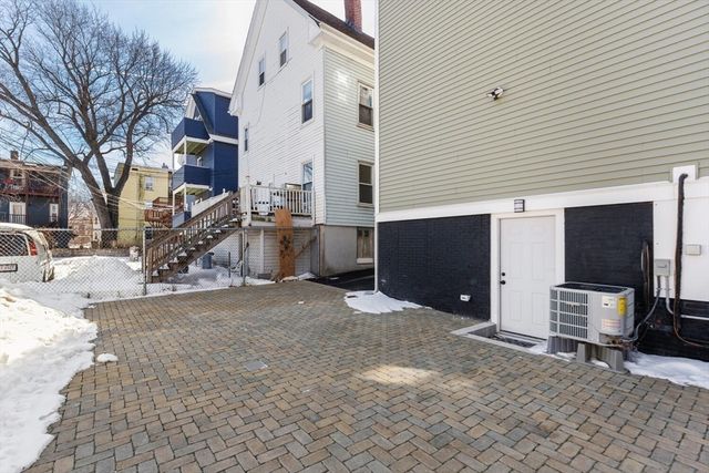 227 Highland Ave 2, Somerville, MA 02143