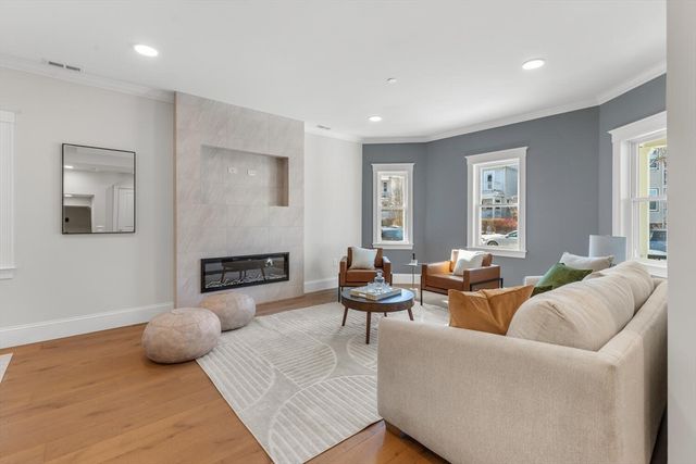 227 Highland Ave 2, Somerville, MA 02143