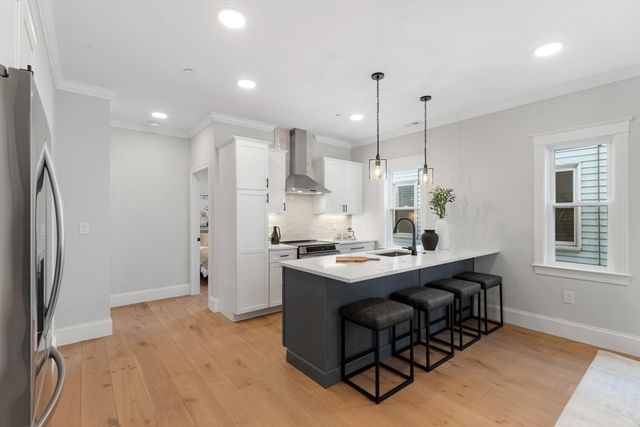 227 Highland Ave 2, Somerville, MA 02143