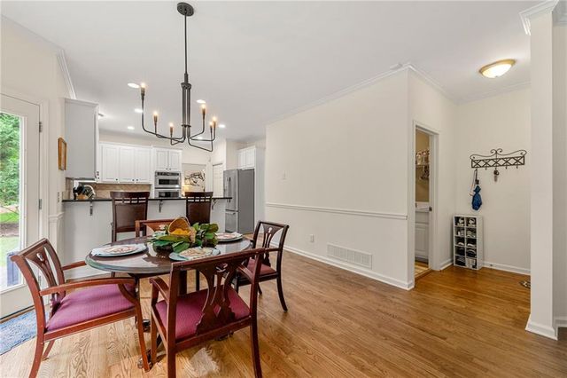 542 Fairway Drive, Woodstock, GA 30189