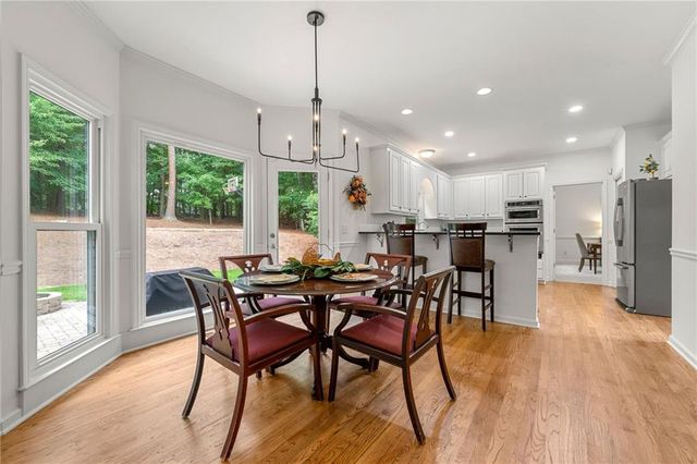 542 Fairway Drive, Woodstock, GA 30189