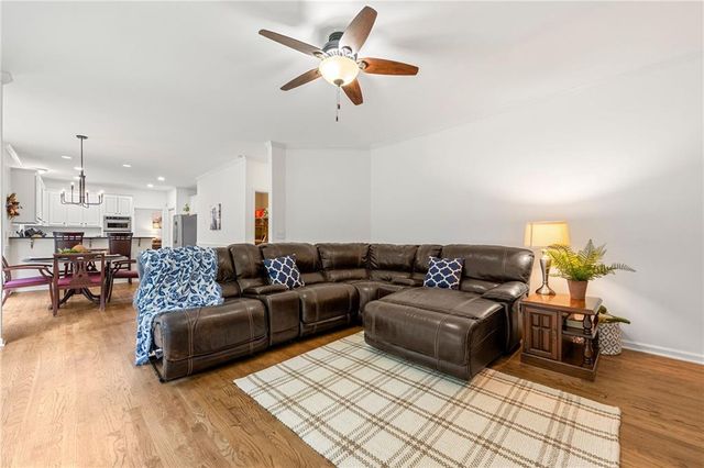 542 Fairway Drive, Woodstock, GA 30189