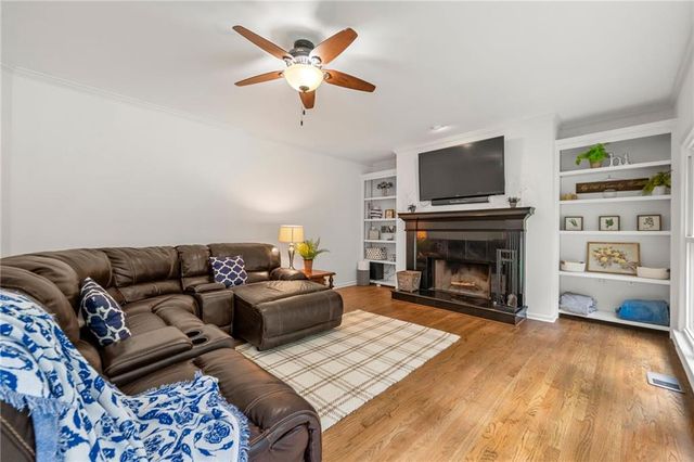 542 Fairway Drive, Woodstock, GA 30189