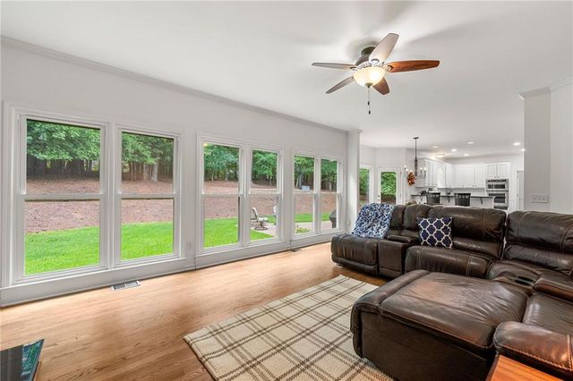 542 Fairway Drive, Woodstock, GA 30189