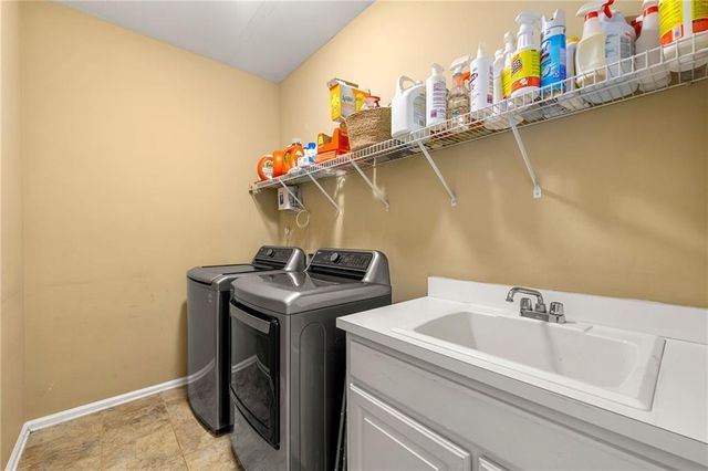 542 Fairway Drive, Woodstock, GA 30189