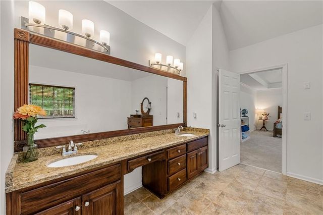 542 Fairway Drive, Woodstock, GA 30189