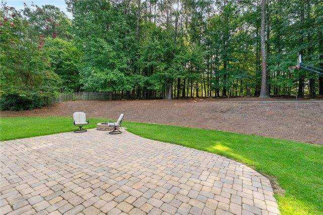 542 Fairway Drive, Woodstock, GA 30189