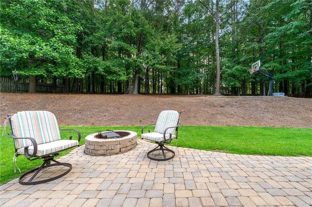 542 Fairway Drive, Woodstock, GA 30189