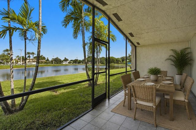 502 Woodgate Circle B, Sunrise, FL 33326
