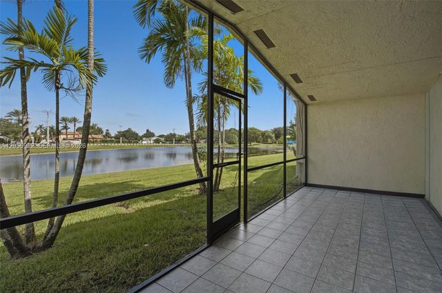 502 Woodgate Circle B, Sunrise, FL 33326