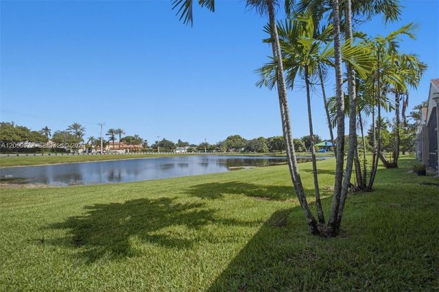 502 Woodgate Circle B, Sunrise, FL 33326