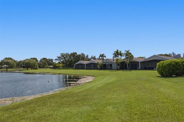 502 Woodgate Circle B, Sunrise, FL 33326