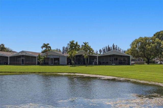 502 Woodgate Circle B, Sunrise, FL 33326