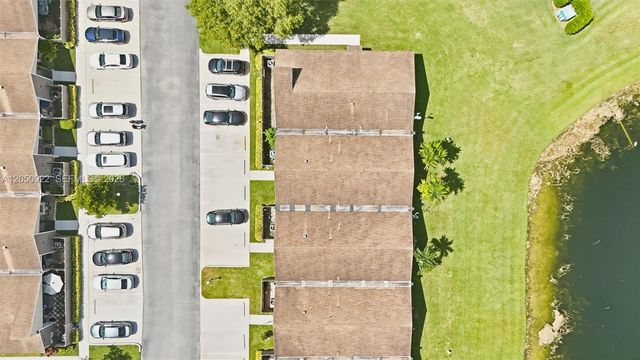 502 Woodgate Circle B, Sunrise, FL 33326