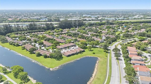 502 Woodgate Circle B, Sunrise, FL 33326