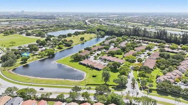 502 Woodgate Circle B, Sunrise, FL 33326