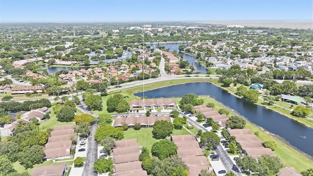 502 Woodgate Circle B, Sunrise, FL 33326