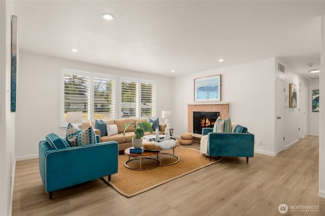 230 S 187th Street, Burien, WA 98148