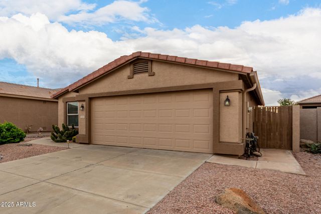 3153 E PEACH TREE Drive, Chandler, AZ 85249
