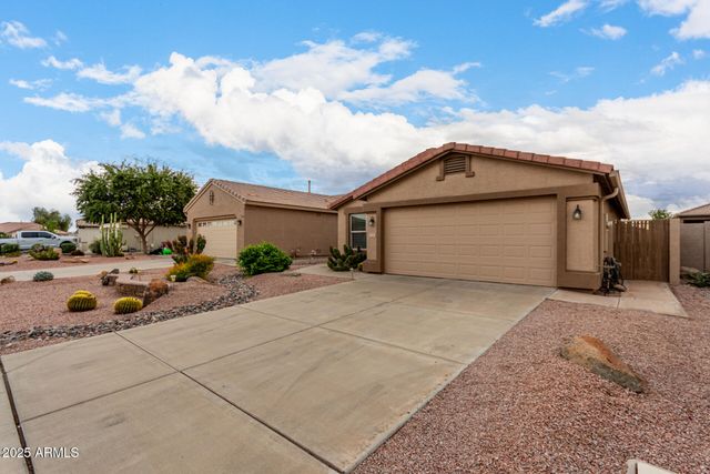 3153 E PEACH TREE Drive, Chandler, AZ 85249