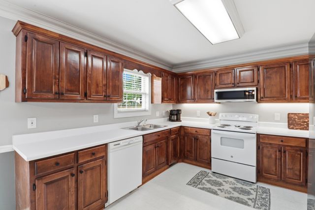 120 Jennings Cir, Tullahoma, TN 37388