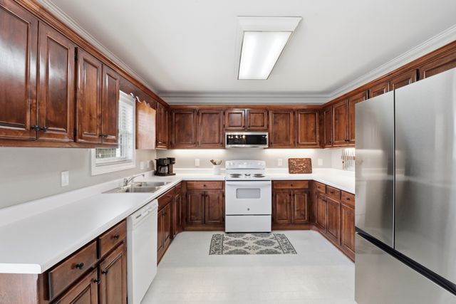 120 Jennings Cir, Tullahoma, TN 37388