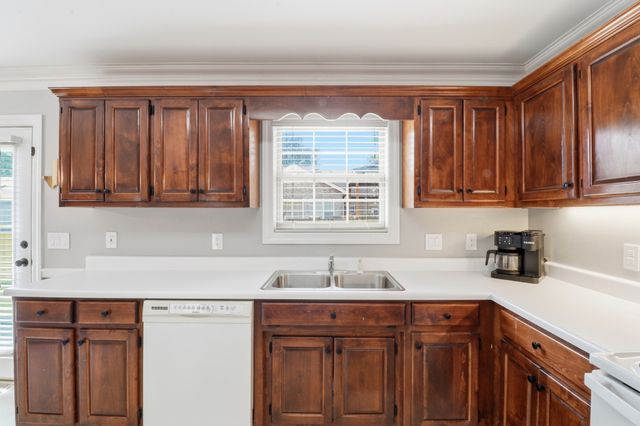 120 Jennings Cir, Tullahoma, TN 37388