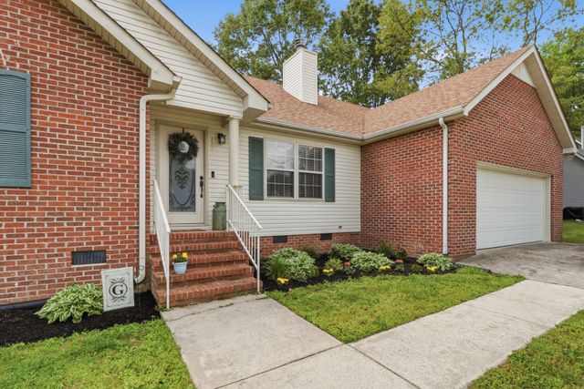 120 Jennings Cir, Tullahoma, TN 37388