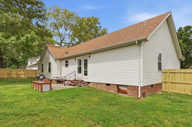 120 Jennings Cir, Tullahoma, TN 37388