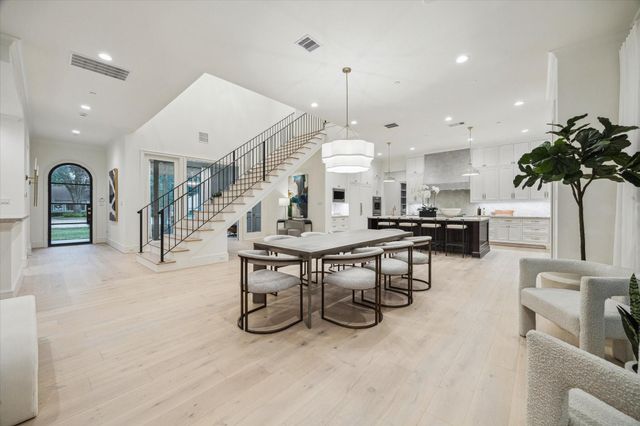 1618 Ronson Road, Houston, TX 77055