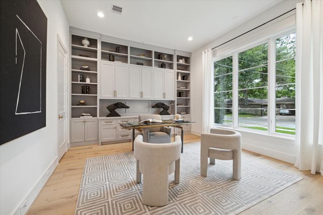 1618 Ronson Road, Houston, TX 77055